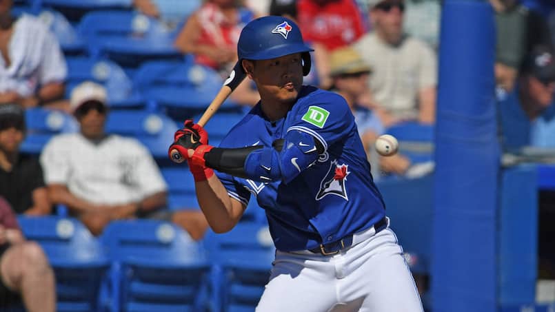 Blue Jays: Kazuma Okamoto claque une bombe à 431 pieds du marbre - TVA Sports