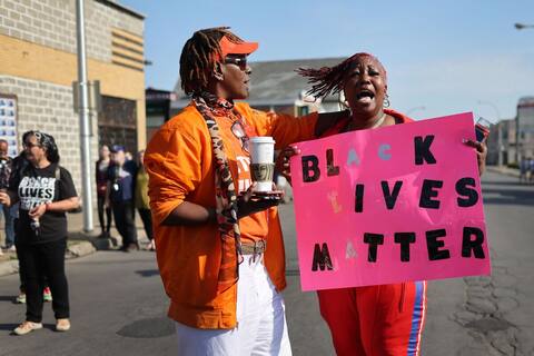 Conmoción, incomprensión y rabia tras el asesinato racista en el estado de Nueva York