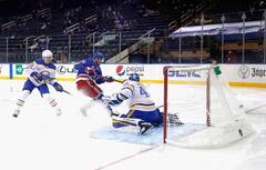 Sabres : une faible lumière au bout du tunnel