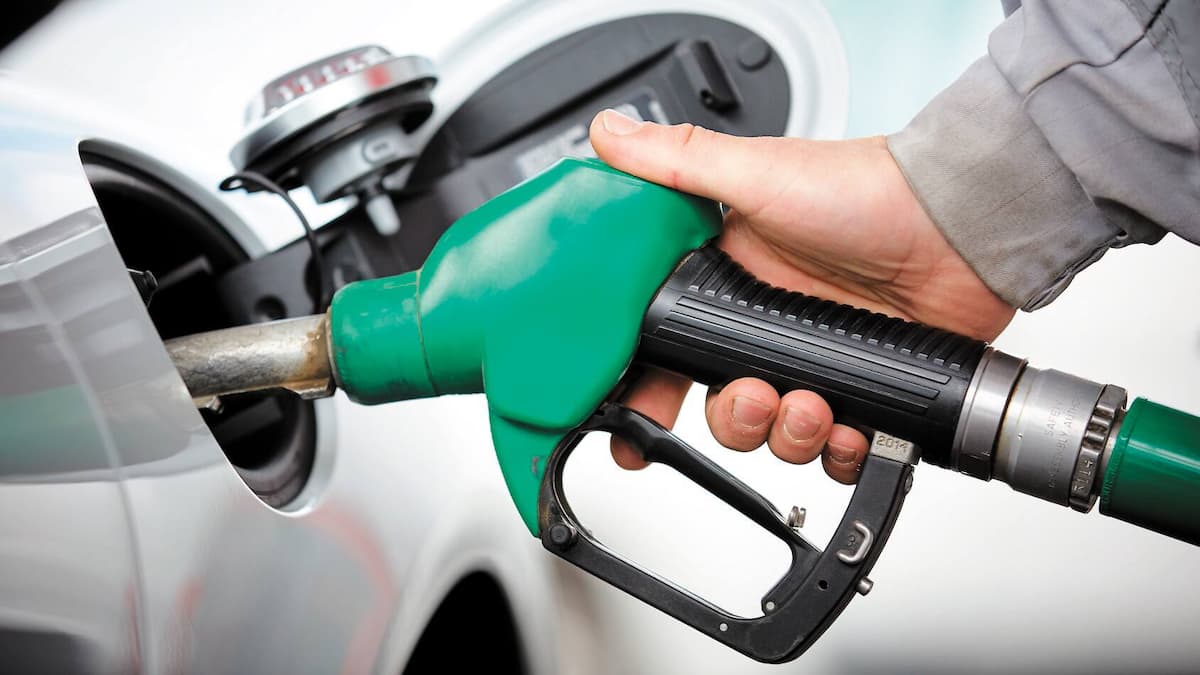 Prix de l’essence: il est temps d’abolir la double taxation