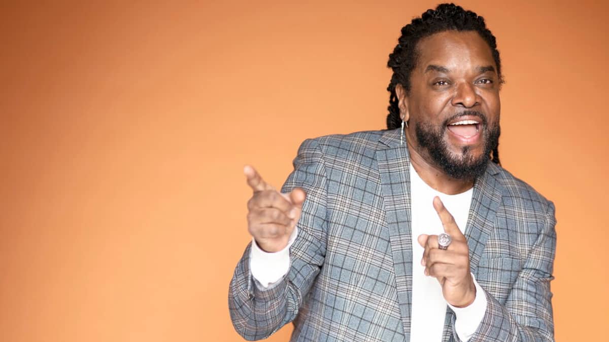 Revenu vivre au Québec pour sa famille, l'humoriste Anthony Kavanagh livre sa recette du bonheur dans son nouveau one-man-show, «Happy»