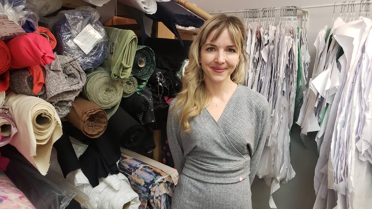 Repenser le vêtement de maternité dans un contexte d’inflation