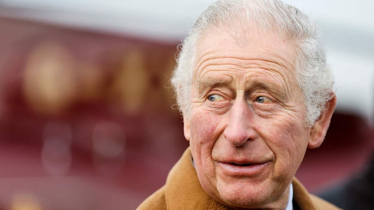 Le prince Charles à nouveau atteint par la COVID, inquiétude pour la reine