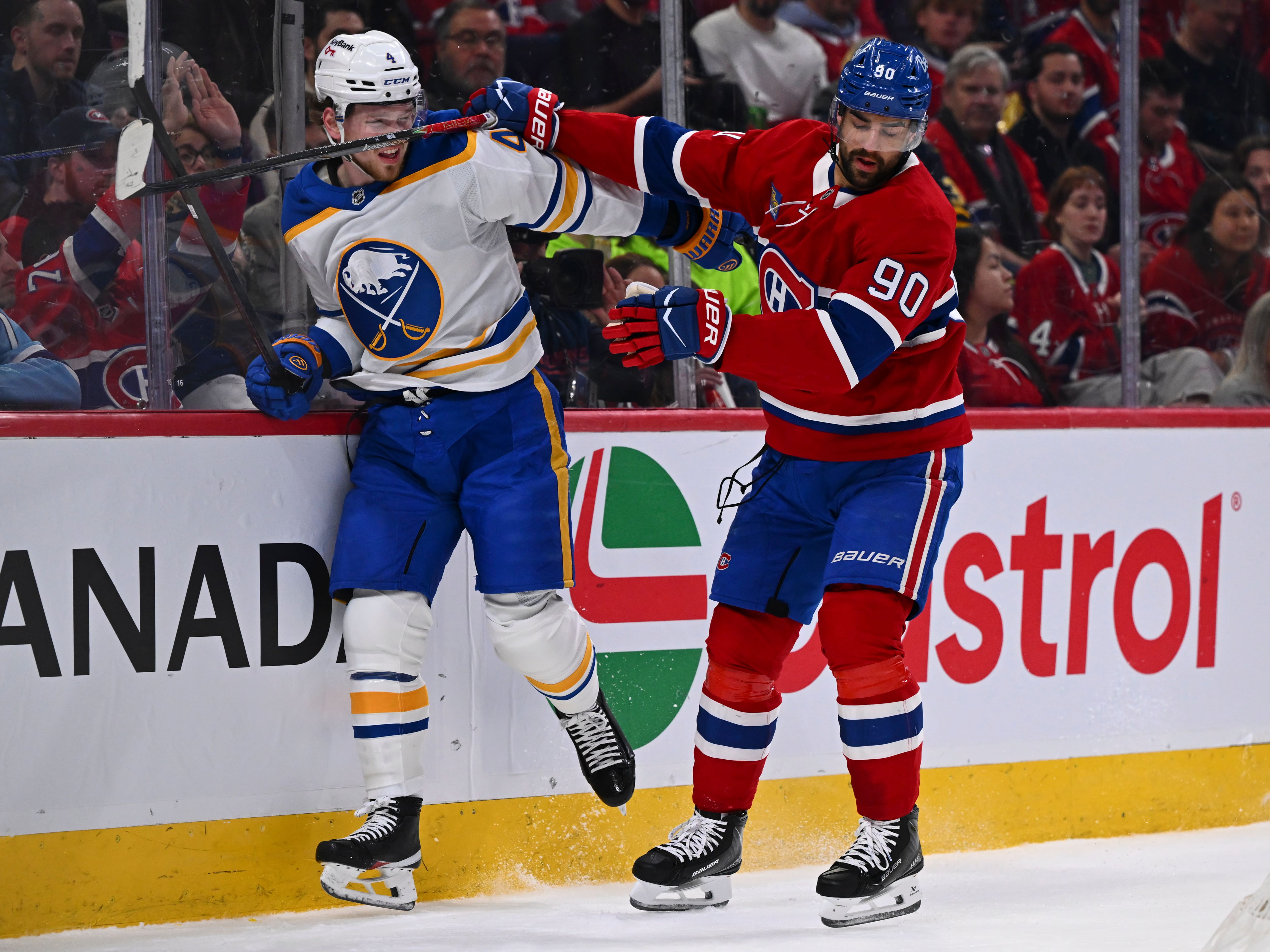 Martin St-Louis brasserait ses cartes pour le 1er match contre les Sabres: Joe Veleno devrait disputer le premier match de séries de sa carrière