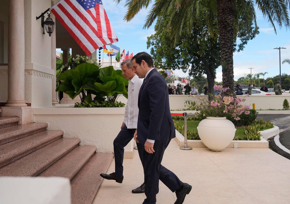 En América Latina, Marco Rubio hace malabares entre compromisos y contradicciones