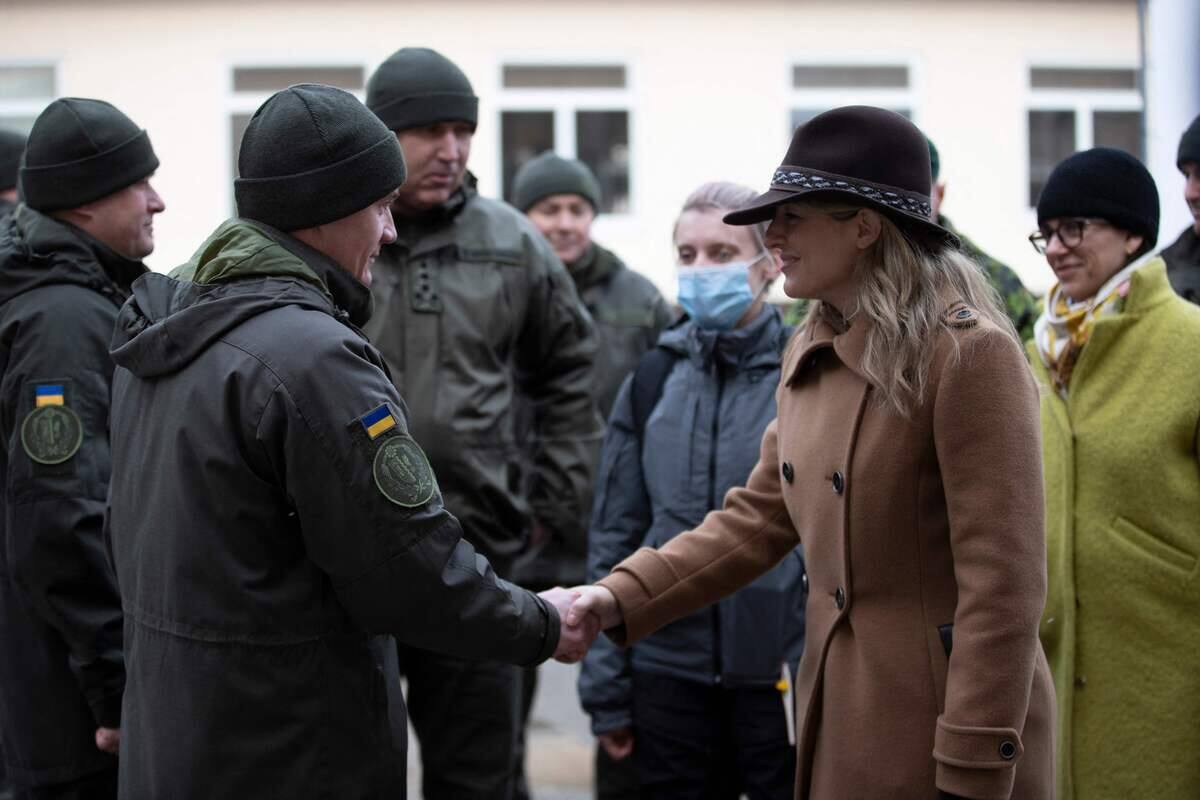 Ukraine: le Canada retire les familles du personnel diplomatique