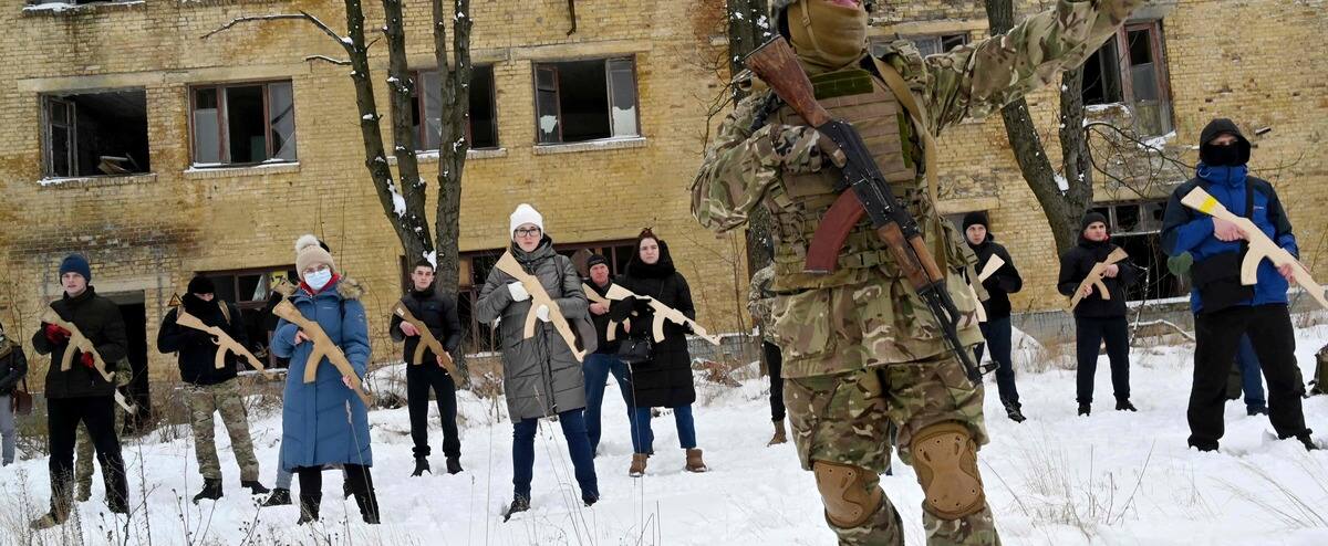 L'Ukraine appelle la Russie à retirer ses troupes de la frontière et à dialoguer