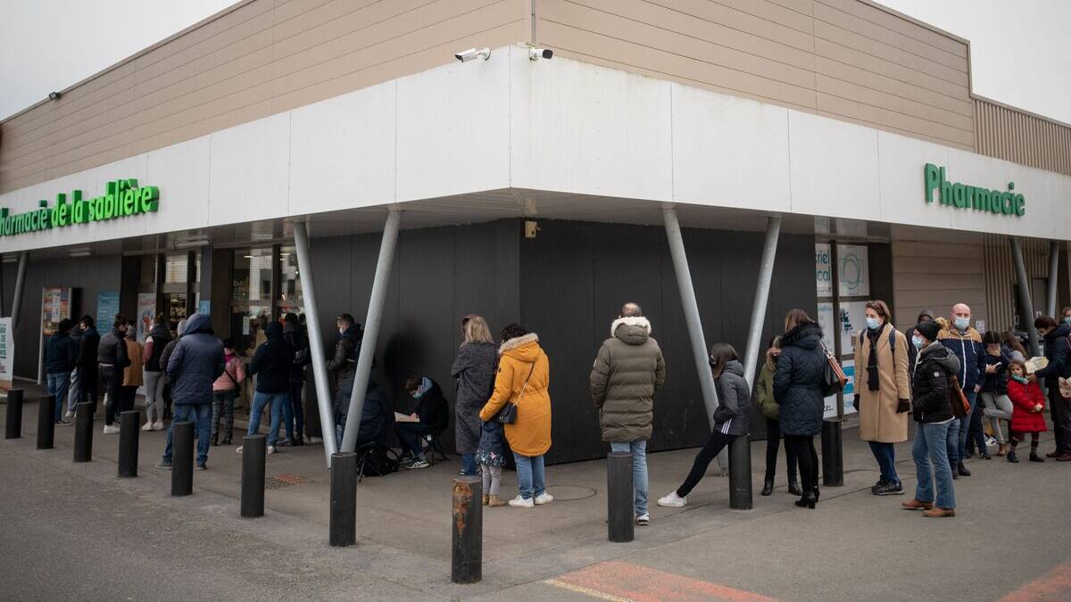 Plus de 130 000 morts en France depuis le début de l'épidémie de COVID-19