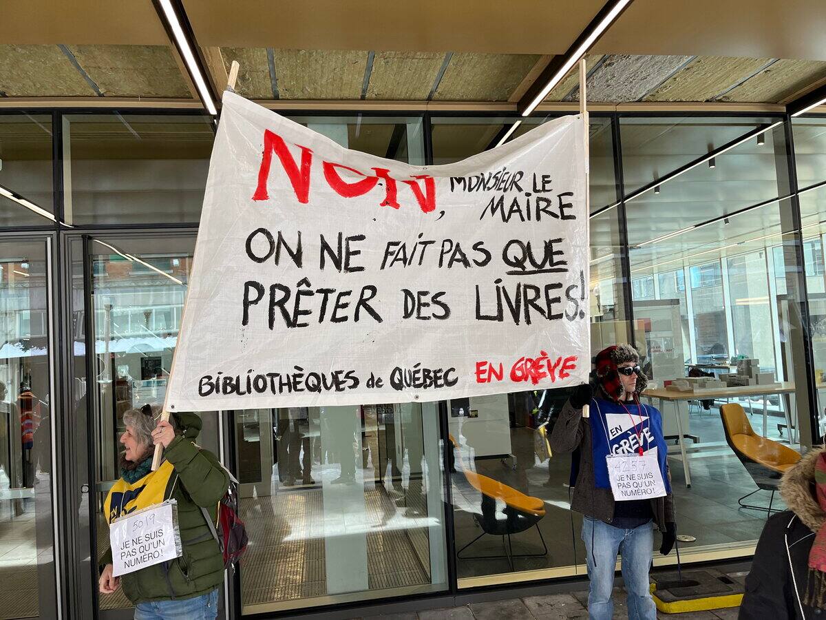 EN IMAGES] Ouverture cacophonique sur fond de grève pour la bibliothèque  Gabrielle-Roy | JDQ