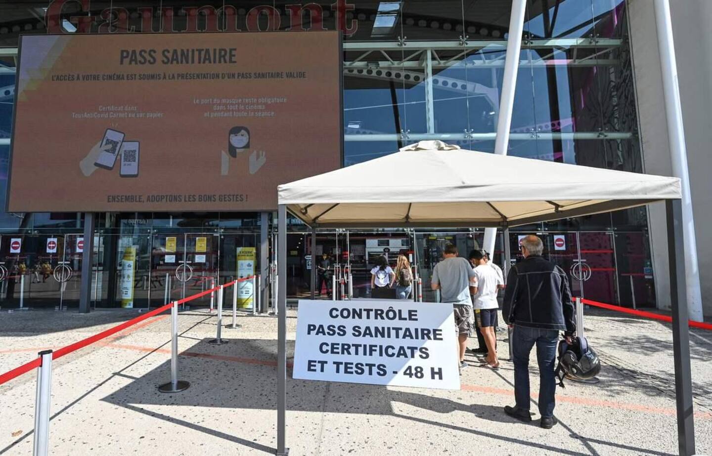 France : une jeune femme condamnée pour une vingtaine de faux passeports sanitaires en une semaine France : une jeune femme condamnée pour une vingtaine de faux passeports sanitaires en une semaine