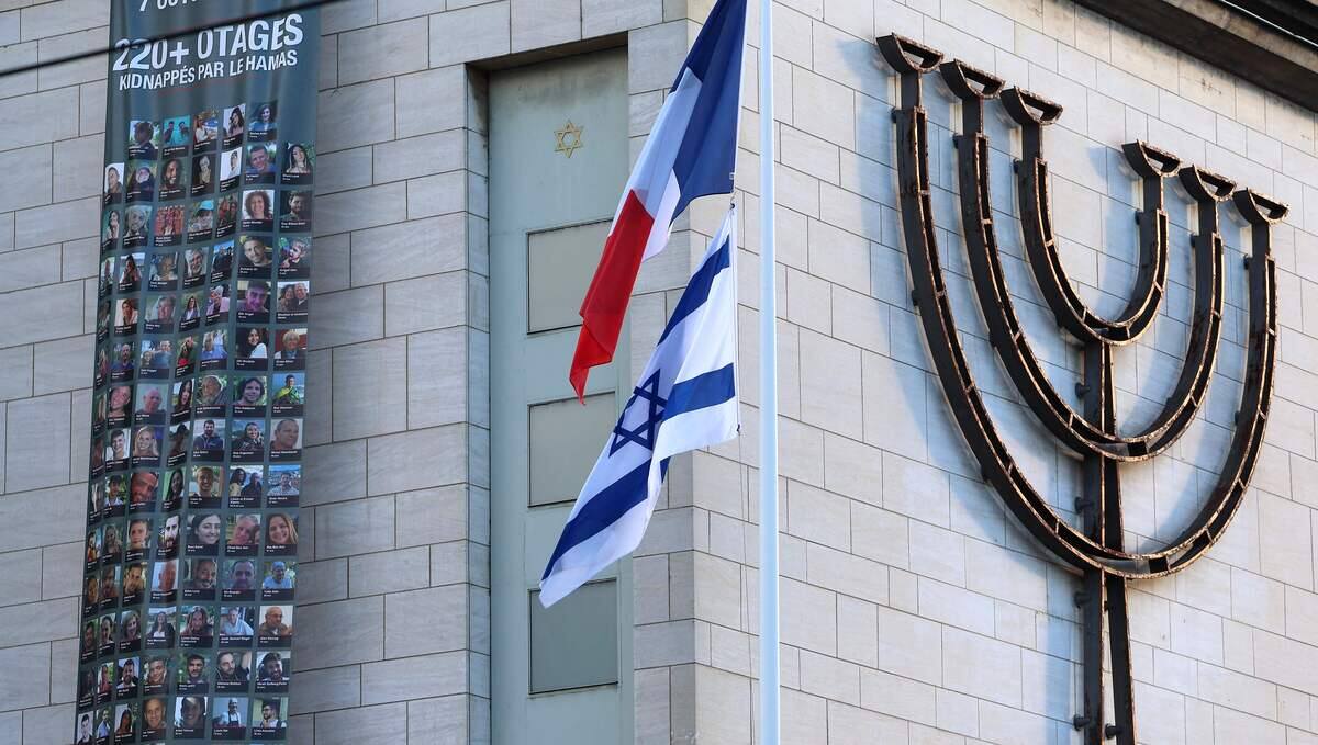 France: un homme arm&eacute; tentant de mettre le feu &agrave; une synagogue &agrave; Rouen tu&eacute; par la police