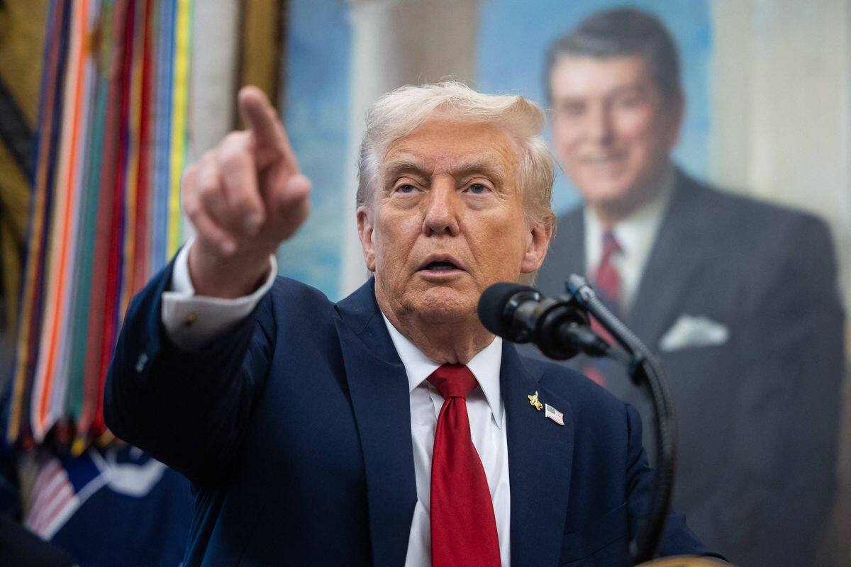 Donald Trump pr&eacute;vient le Hamas qu&rsquo;il ne &laquo;tol&eacute;rera aucun retard&raquo; dans l&rsquo;application de son plan