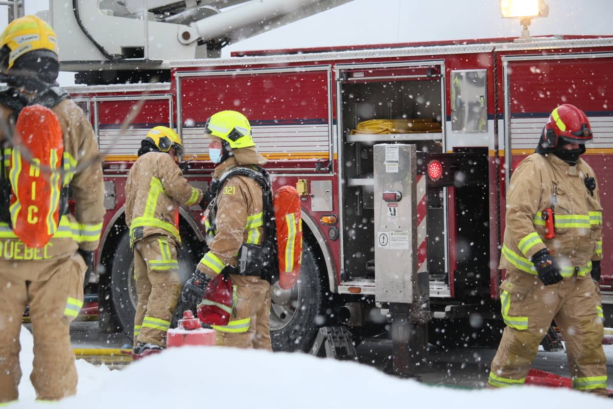 COVID-19 chez les intervenants d&rsquo;urgence: des cas, mais pas de rupture de service