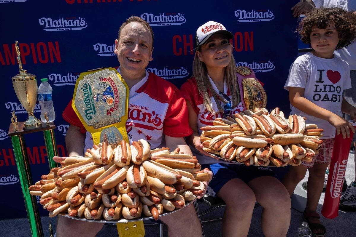 Aux &Eacute;tats-Unis, la guerre des mangeurs de hot dogs bat son plein