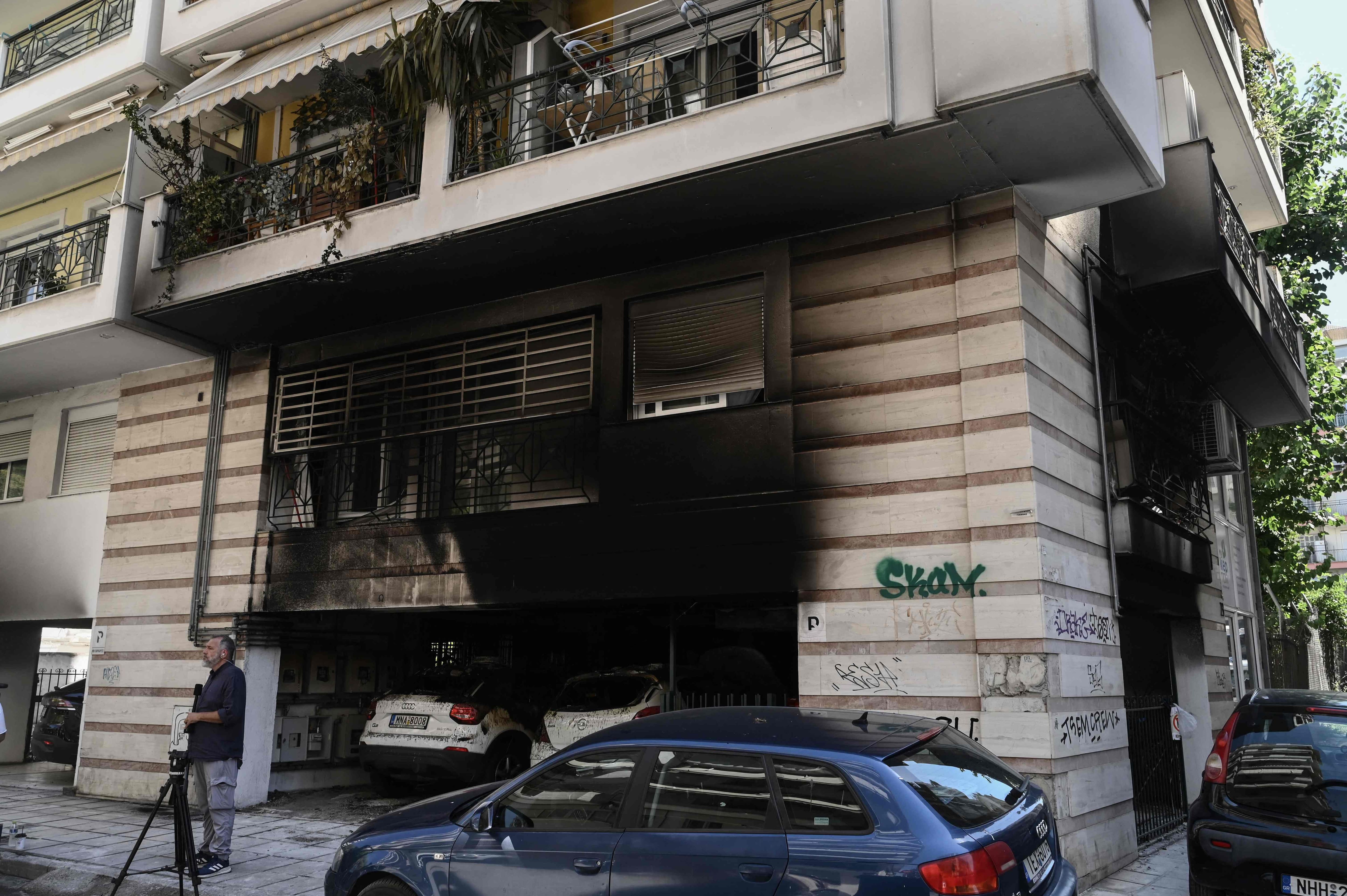 Greece: attacks against the homes of executives of the ruling conservative party, one dead and four injured