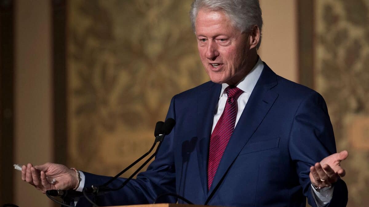 Nuit supplémentaire à l’hôpital pour l’ex-président américain Bill Clinton