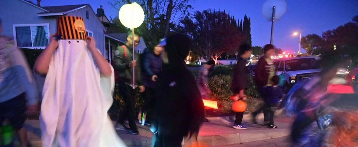 Here's how to spend Halloween safely 1