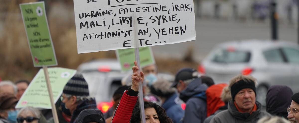 Des Montréalais manifestent contre toutes les guerres