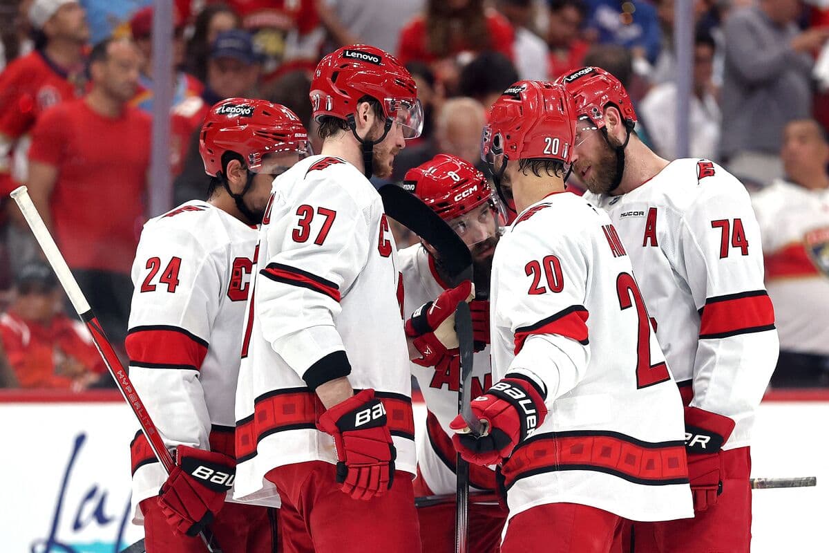 Les Hurricanes r&eacute;sistent et conjurent le mauvais sort