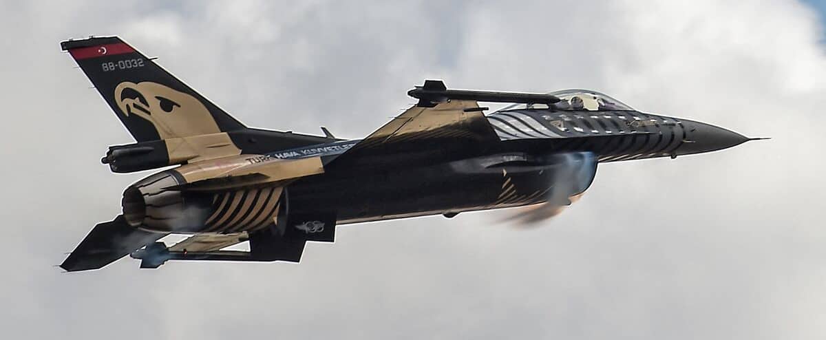 Poland is ready to send combat aircraft to Ukraine with NATO Poland is ready to send combat aircraft to Ukraine with NATO