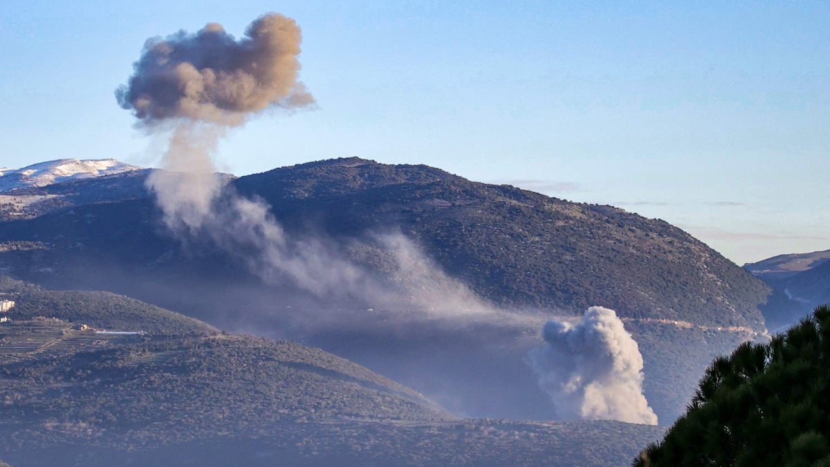 Israël bombarde le Liban après des tirs du Hezbollah