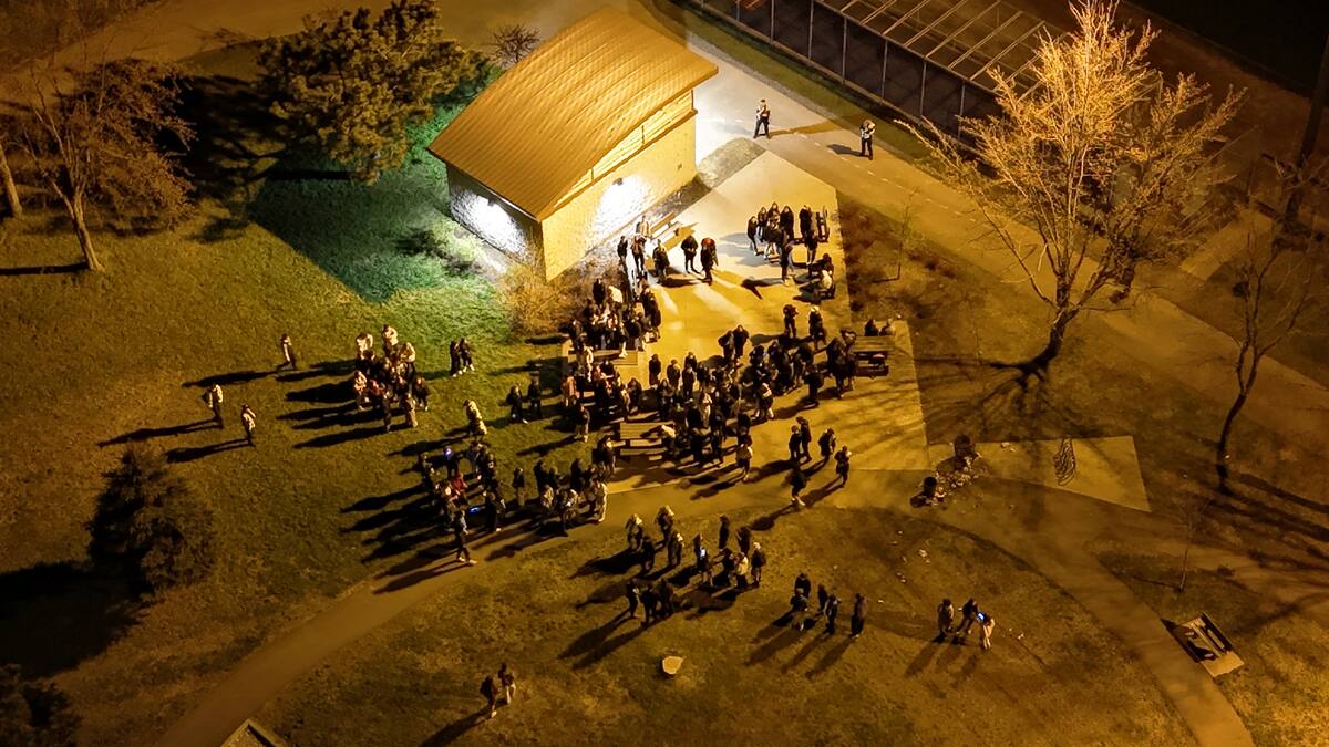 Arrestation, constats d&rsquo;infraction: la police s&eacute;vit apr&egrave;s des rassemblements d&rsquo;adolescents