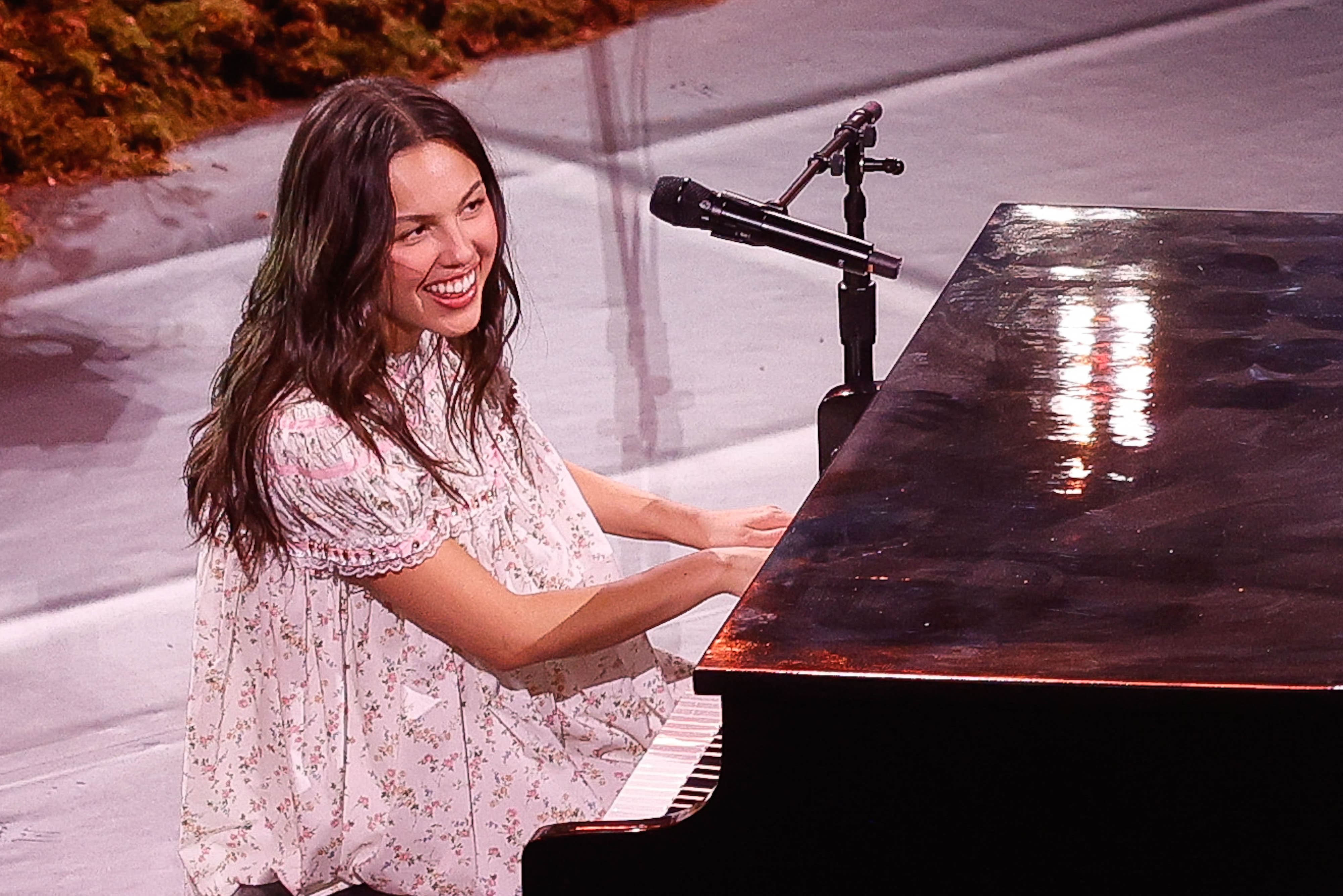 Olivia Rodrigo révèle qu'elle est sourde à 60% d'une oreille