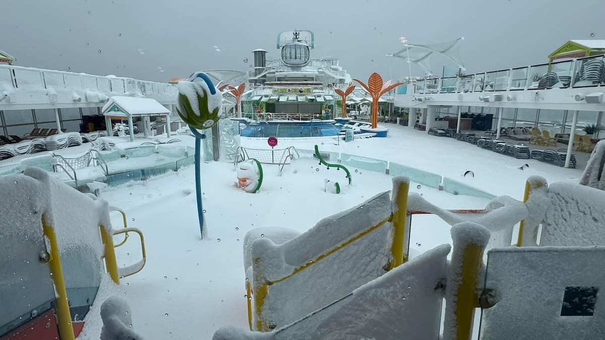 Destination... soleil? Une croisière de Royal Caribbean prise dans une tempête de neige