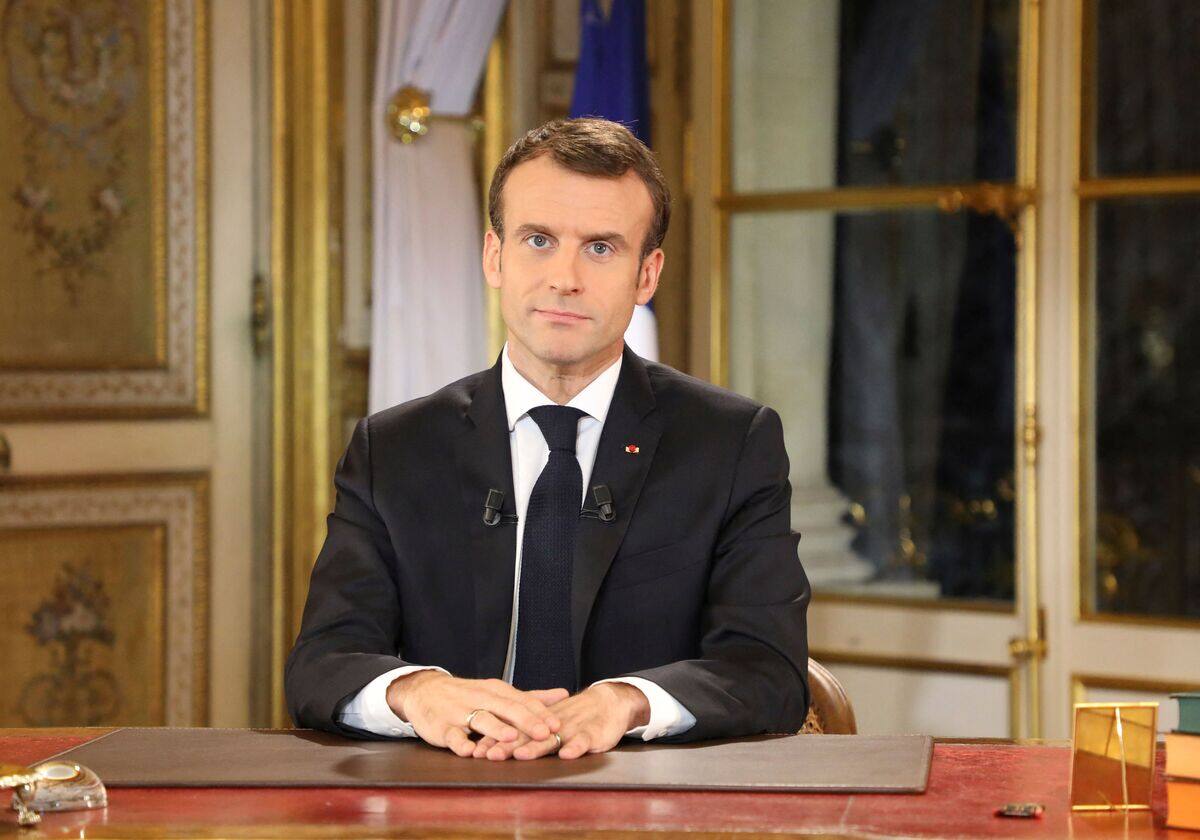 Pr&eacute;sidentielle en France: Macron officialise sa candidature