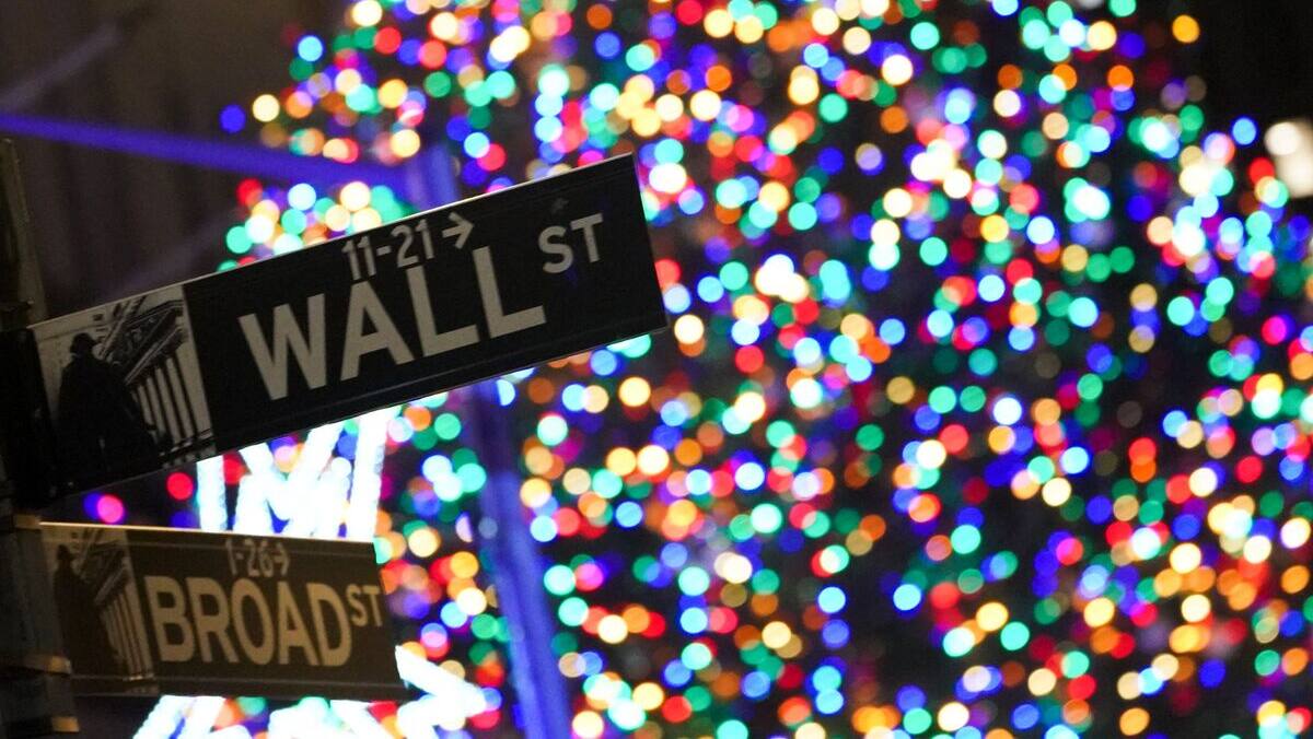 Wall Street termine en baisse, lestée par prises de bénéfices et Fed