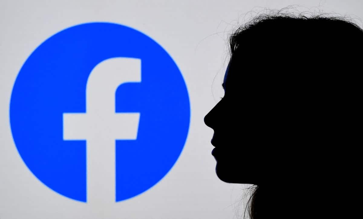 La vague de r&eacute;v&eacute;lations de la lanceuse d'alerte continue de submerger Facebook