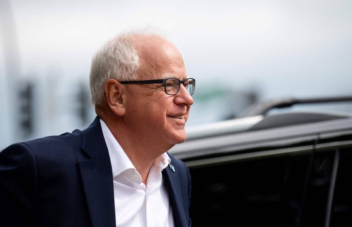 &laquo;Dangereux gauchiste extr&eacute;miste&raquo;: l&rsquo;entourage de Trump d&eacute;nigre Tim Walz, les d&eacute;mocrates l&rsquo;encensent