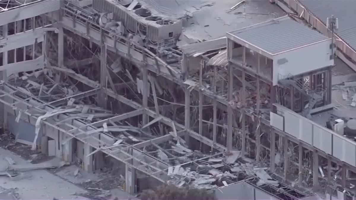 Japan earthquake: ‘A considerable number’ dead and people trapped in shopping center Japan earthquake: ‘A considerable number’ dead and people trapped in shopping center