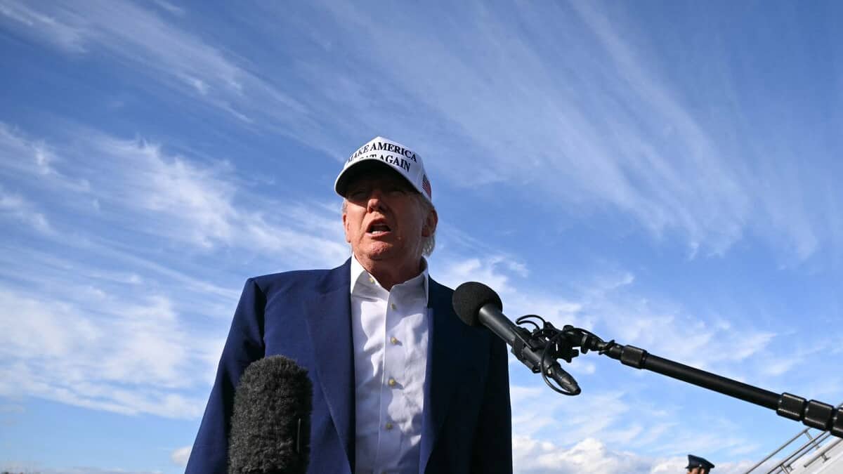 Vladimir Poutine «est devenu complètement fou», fustige Donald Trump