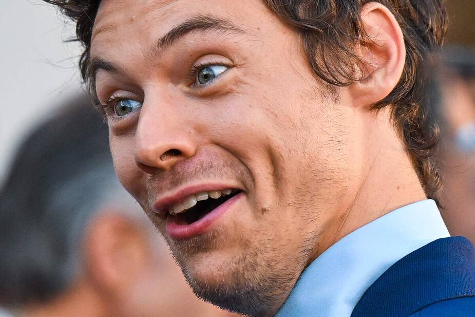 Image principale de l'article Est-ce que Harry Styles a craché sur Chris Pine?