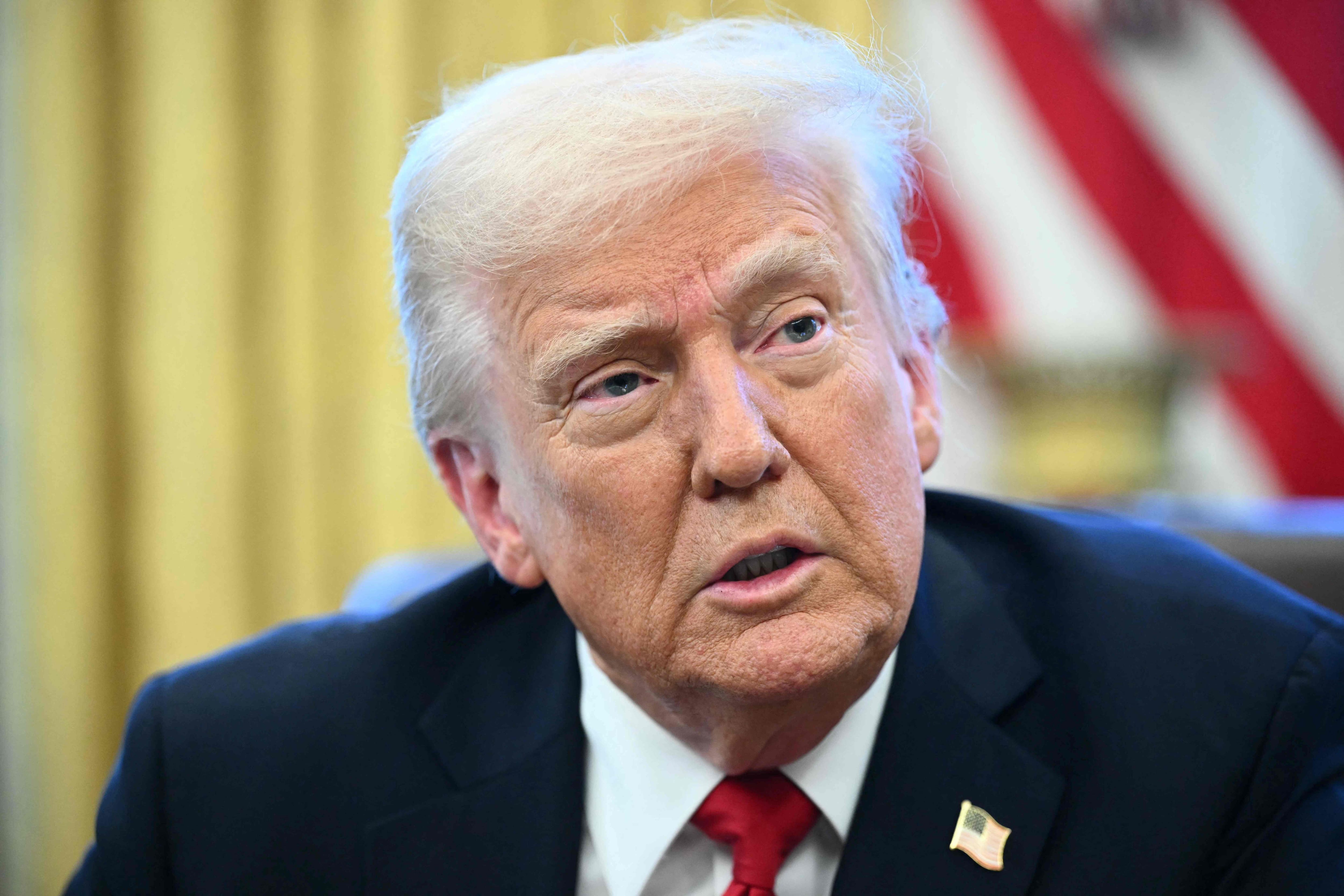 Le président américain, Donald Trump, a annoncé lundi qu’il imposait des tarifs douaniers de 25% à tout pays commerçant avec l’Iran.