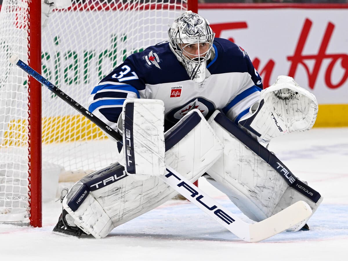 Connor Hellebuyck : le DG des Jets maintient la ligne dure