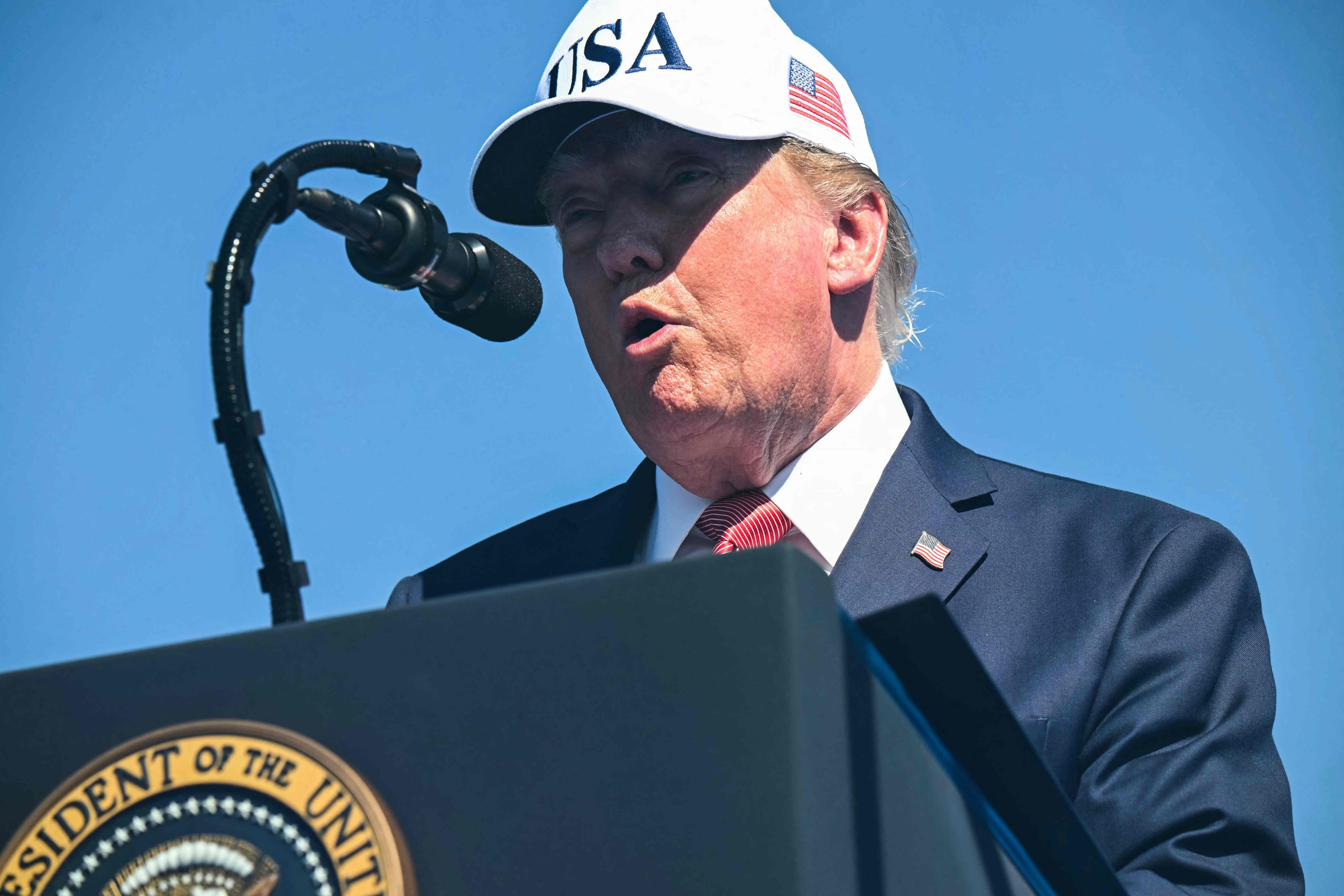 Les produits canadiens exclus des achats gouvernementaux américains, annonce Donald Trump