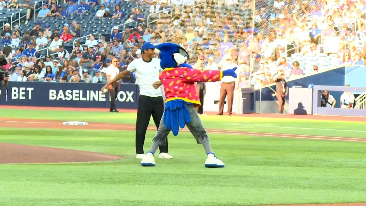 &Agrave; VOIR | Balle rapide d&rsquo;Auger-Aliassime avant le match des Blue Jays