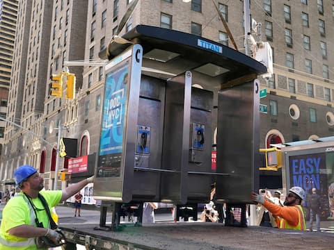 At the end of the era, New York disconnected its last telephone kiosk