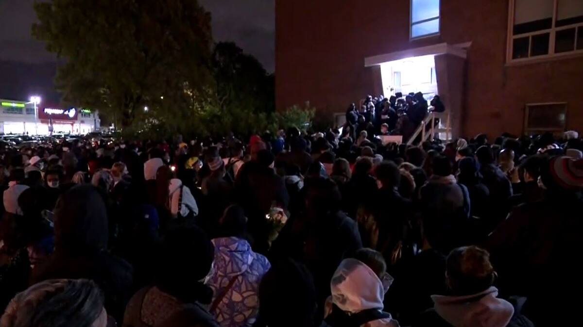 Montréal: une veillée à la mémoire de l’adolescent de 16 ans tué près d’une école