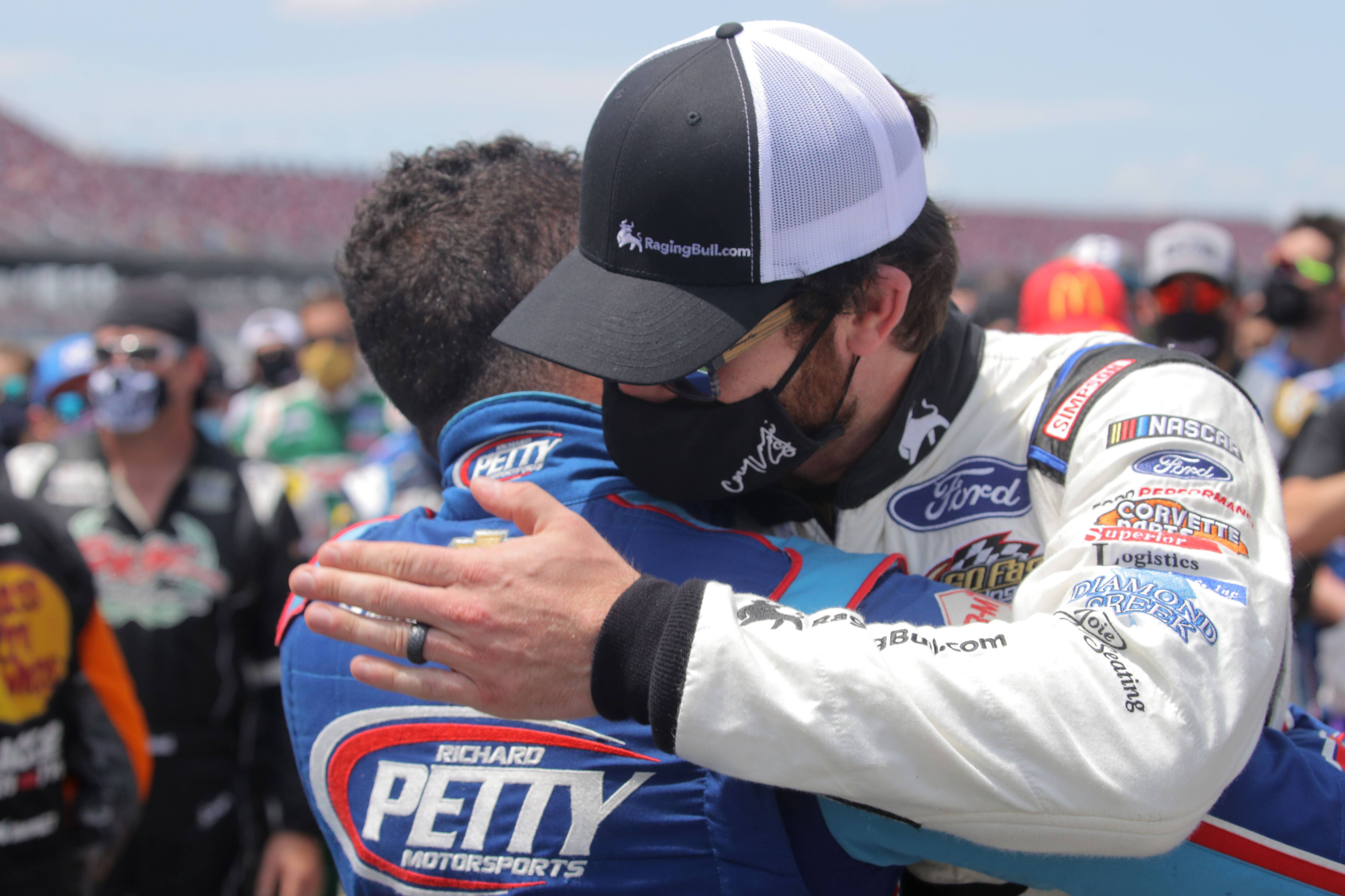 Nascar : Une corde de pendu retrouvée dans le garage d'un pilote noir Nascar : Une corde de pendu retrouvée dans le garage d'un pilote noir