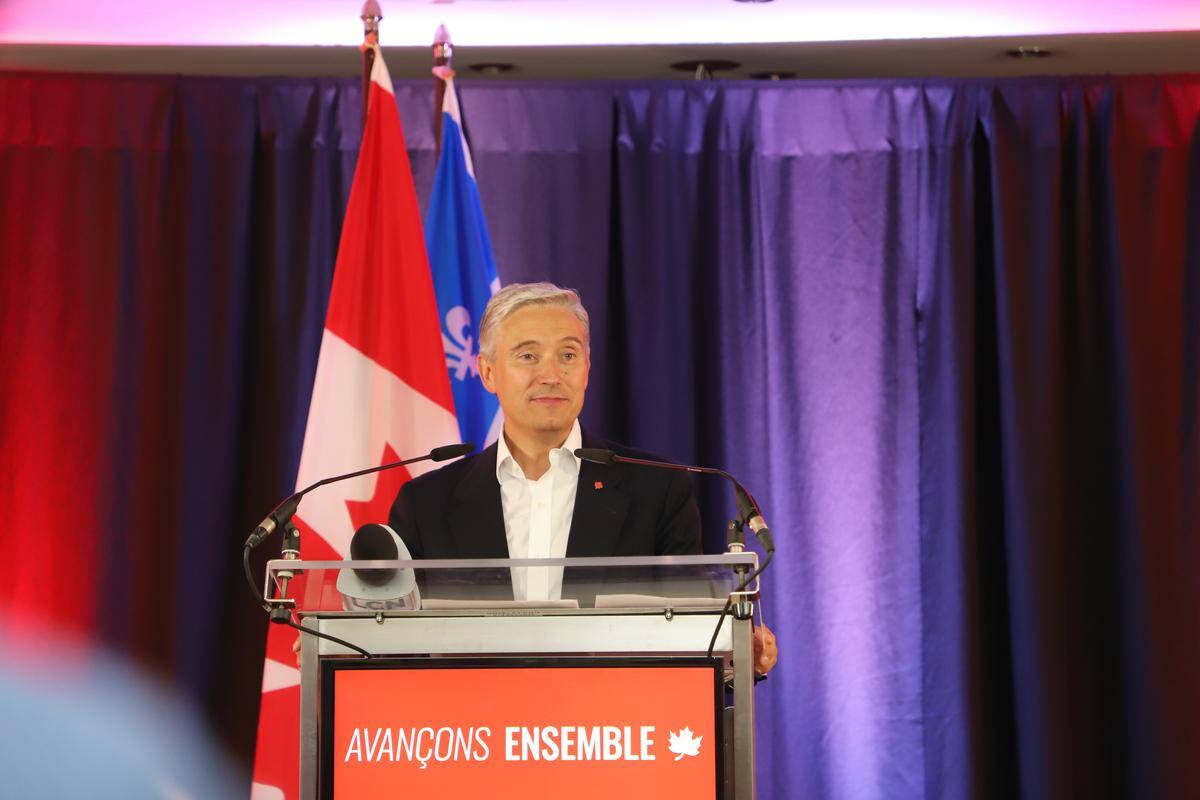 Le rachat de Shaw par Rogers rejet&eacute; par Ottawa, pour l&rsquo;instant