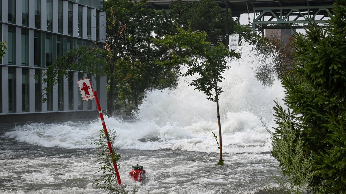 Fuite d’eau à Montréal: la réparation de l’aqueduc va prendre «des semaines»