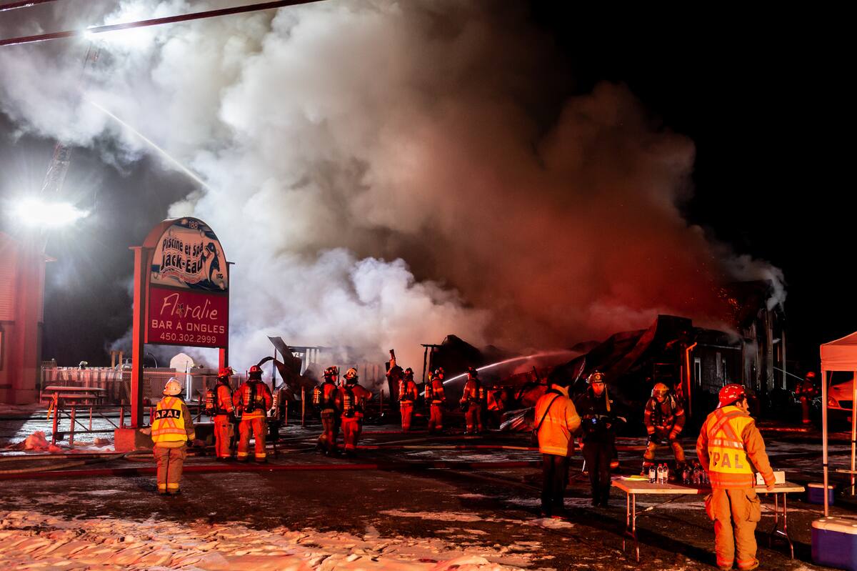 Deux commerces ravagés par un incendie à SaintLinLaurentides TVA