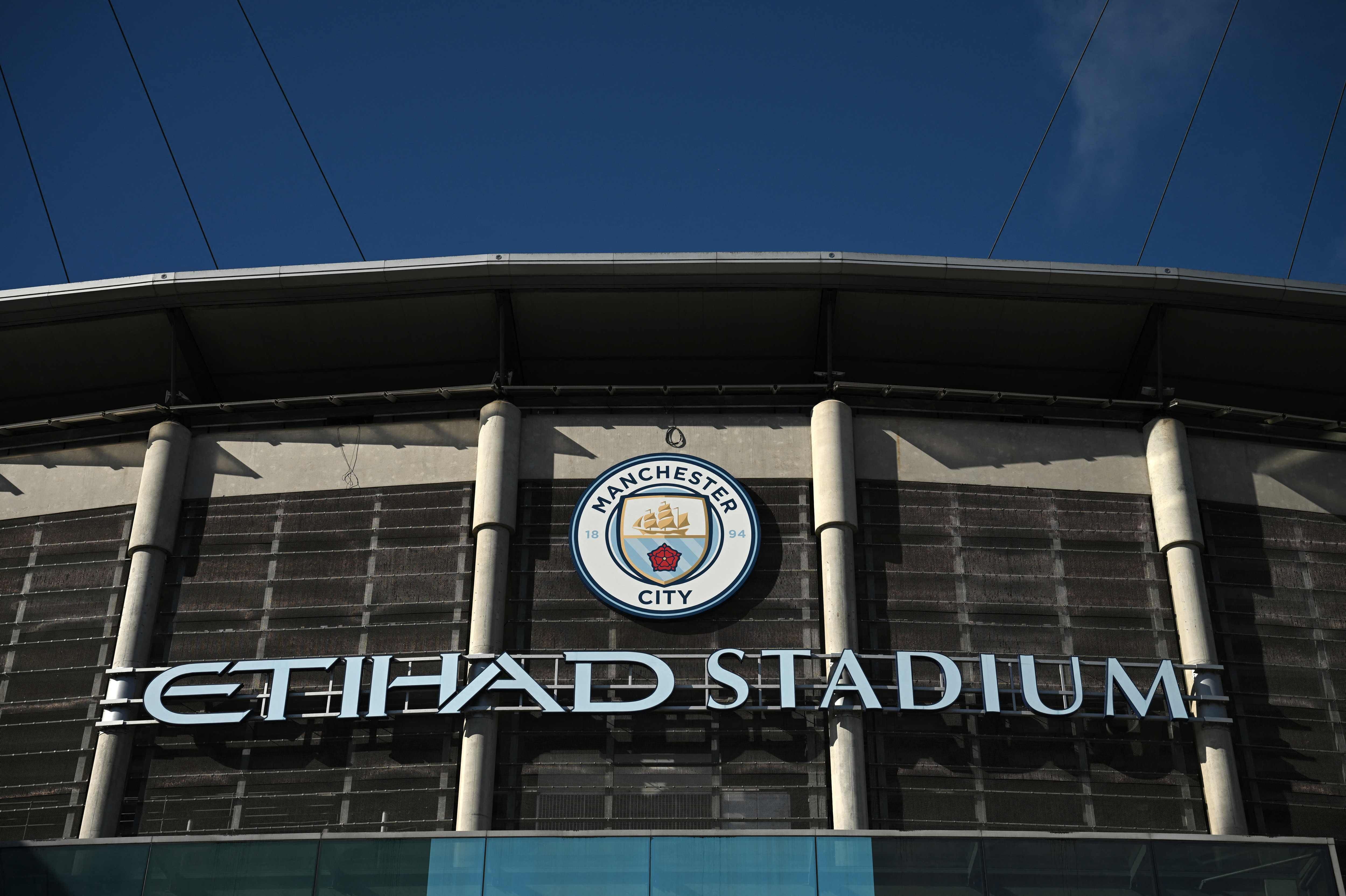 Manchester City: Etihad critique la Premier League et dit envisager des recours juridiques