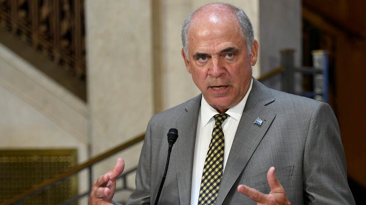 «Je ne pense pas que ça va avoir un effet majeur»: la fin du rabais sur les véhicules électriques n’inquiète pas Fitzgibbon