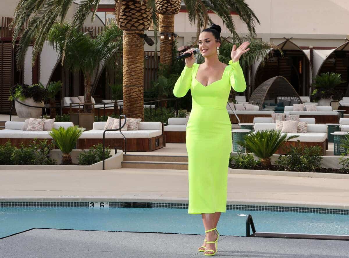 Katy Perry re&ccedil;oit les clefs de Las Vegas