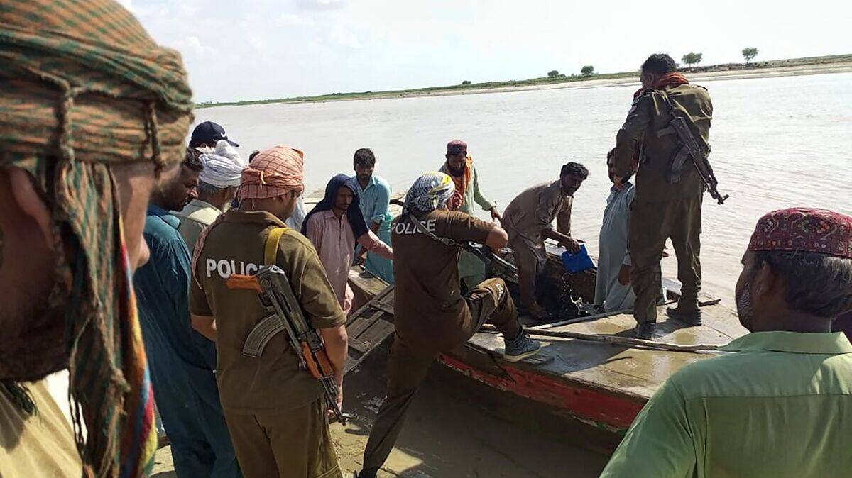 18 femmes mortes noyées dans le naufrage d'un bateau lors d'une noce au Pakistan