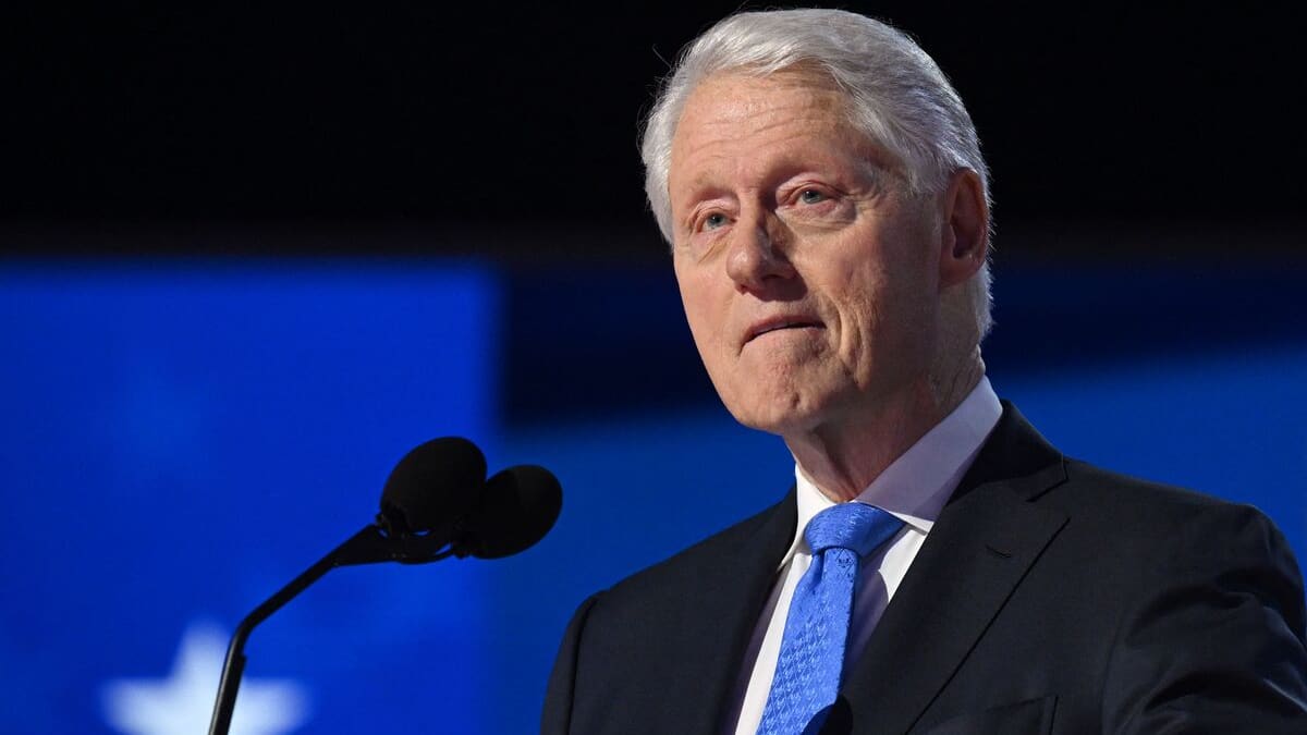 «Je n'ai rien vu, je n'ai rien fait»: Bill Clinton assure n'avoir rien su des crimes de son ancien ami Jeffrey Epstein